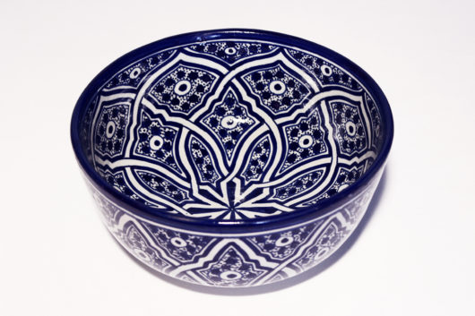 Die orientalischee Schüssel Habiba aus Steingut eignen sich für jede Küche. Orientalisches Geschirr von El-Fesi / Oriental Art Decor.