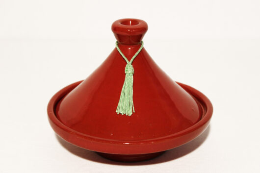 Die traditionelle glasierte Tajine Deko-Rot wird in Marokko hergestellt. Marokkanische Tajine Deko kaufen im Onlineshop von El-Fesi / Oriental Art Decor.