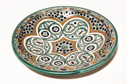 Der orient Teller Leandra aus Steingut wird bei 1001 Grad zweifach gebrannt. Marokkanisches Geschirr von El-Fesi / Oriental Art Decor.